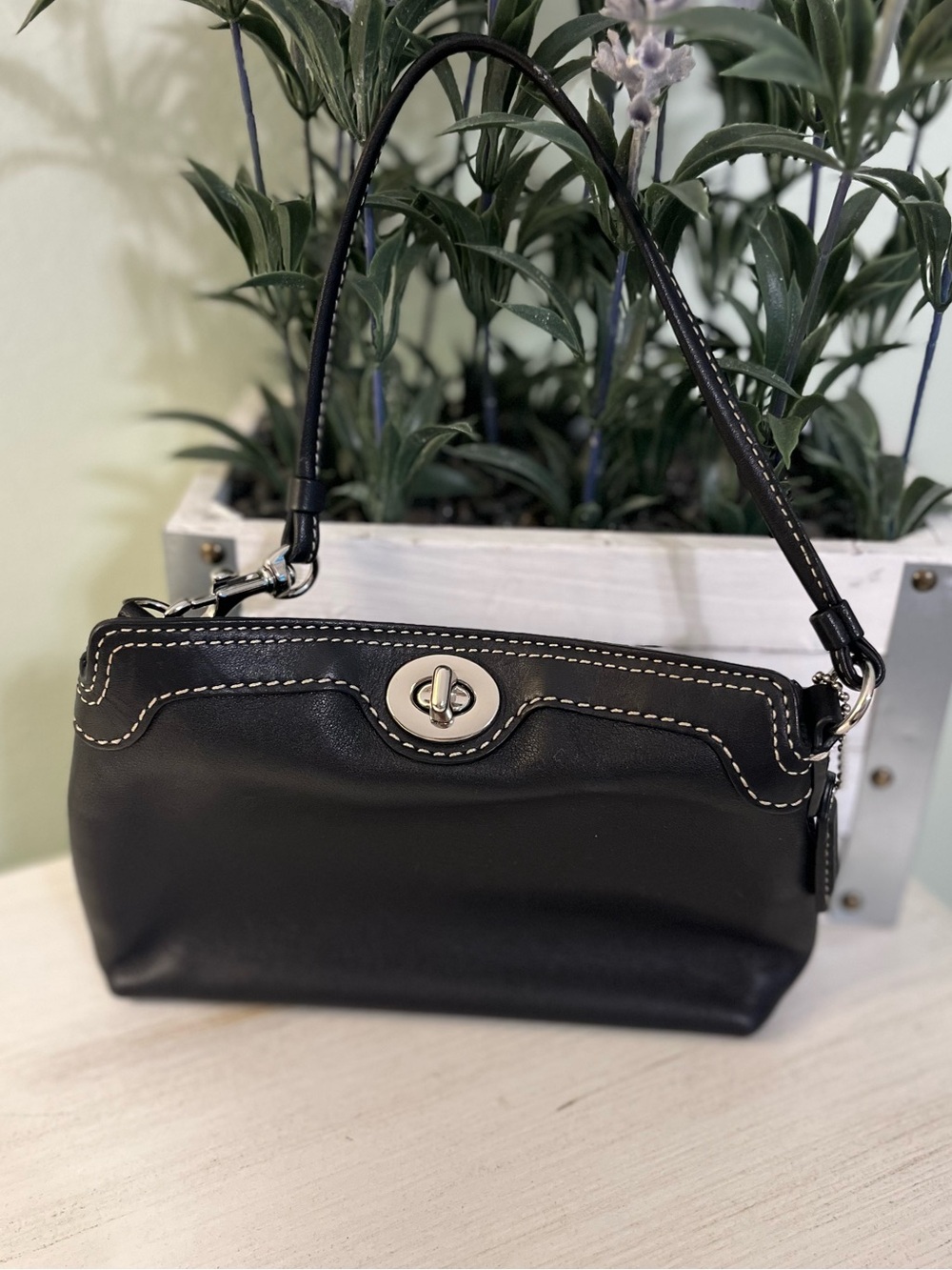 Coach Black Leather Turnlock Wristlet Y2K